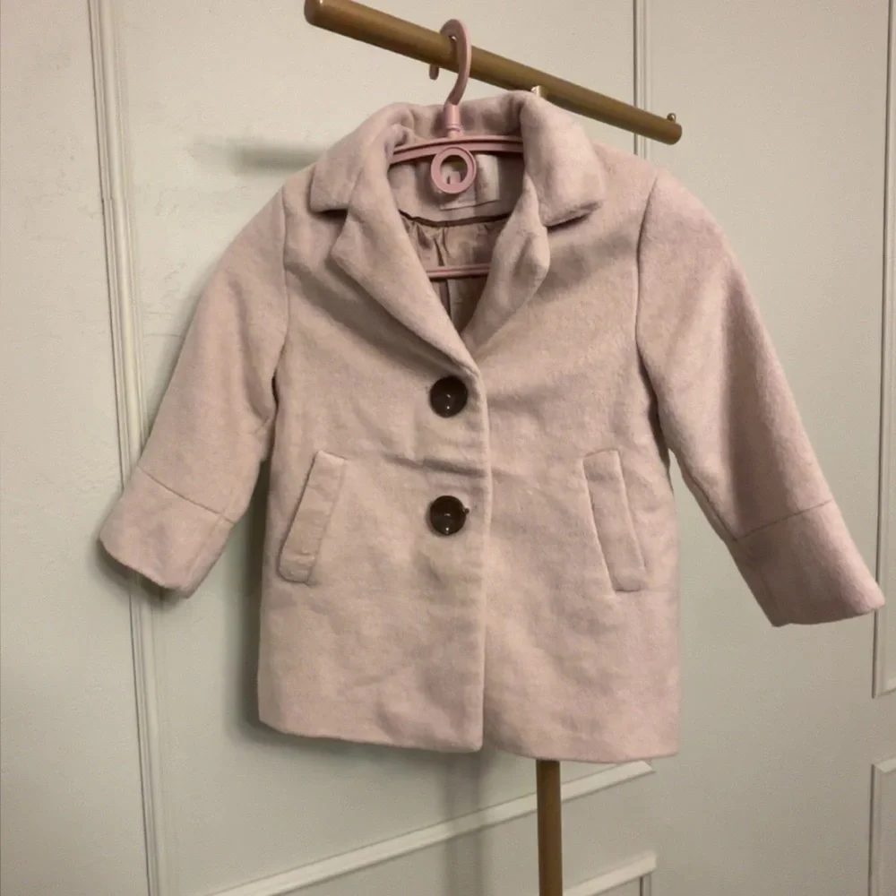 Zara Kids Coat size 5- like new! Light SAND color MSRP $105.99